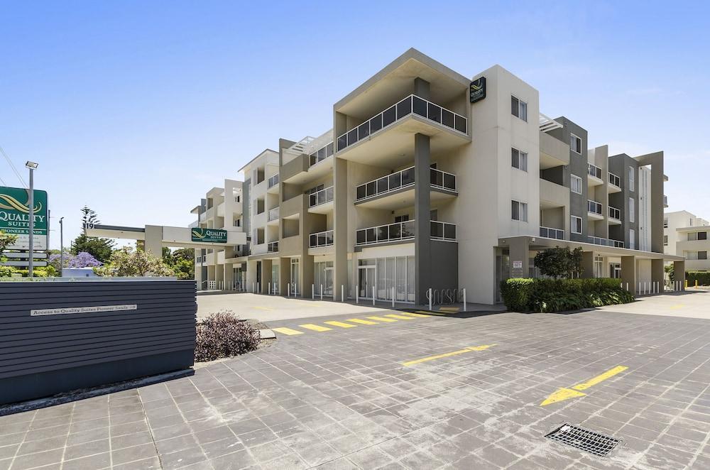 Quality Suites Pioneer Sands Wollongong Exterior photo