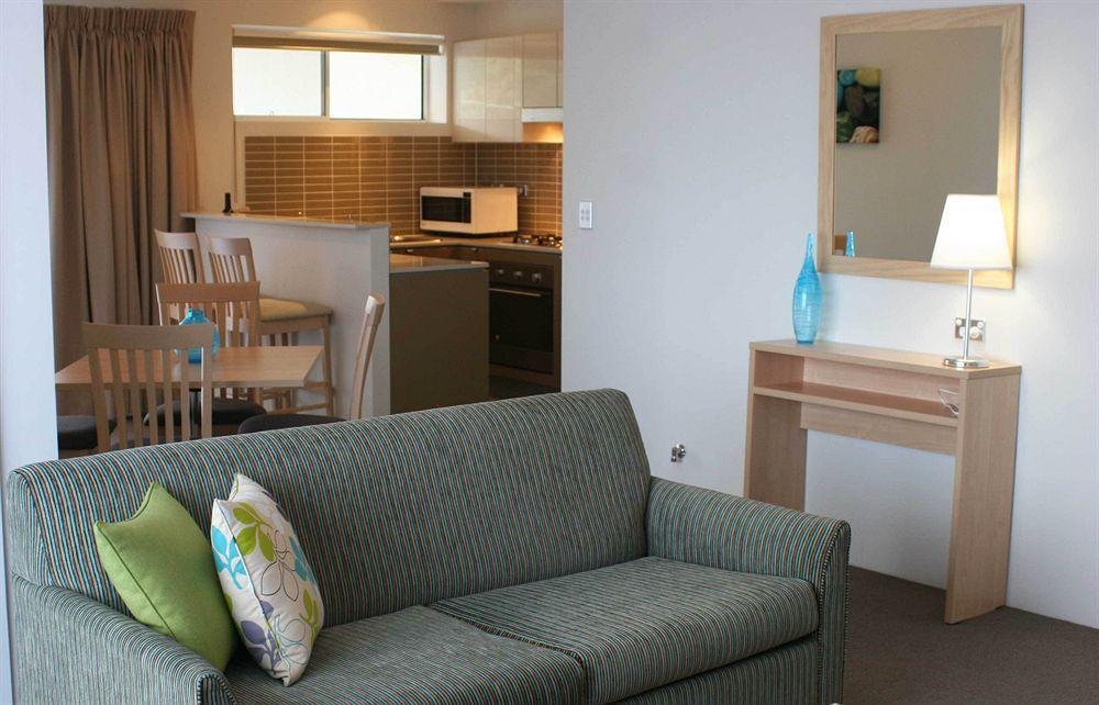 Quality Suites Pioneer Sands Wollongong Exterior photo