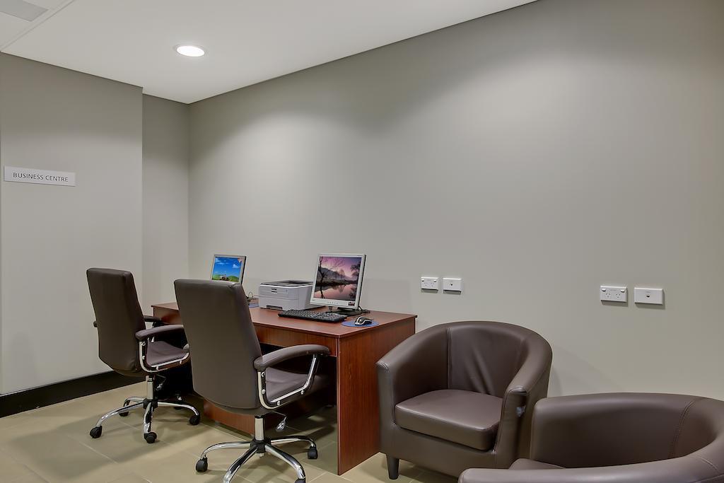 Quality Suites Pioneer Sands Wollongong Exterior photo