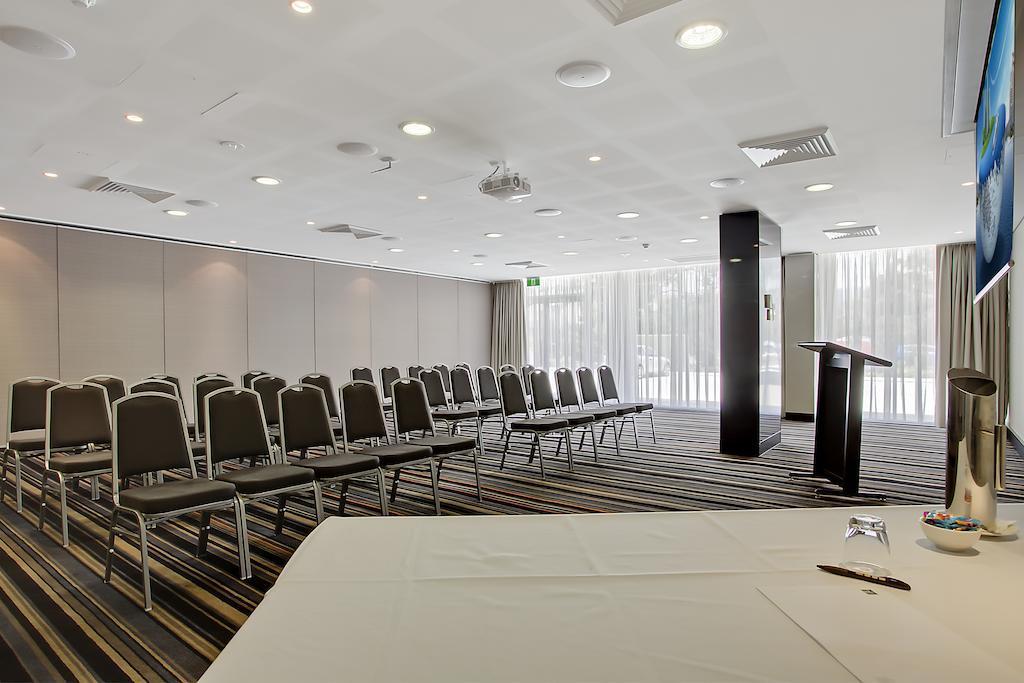 Quality Suites Pioneer Sands Wollongong Exterior photo