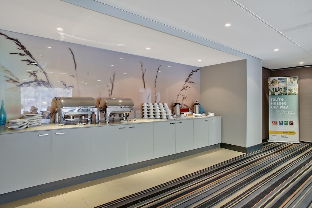 Quality Suites Pioneer Sands Wollongong Exterior photo