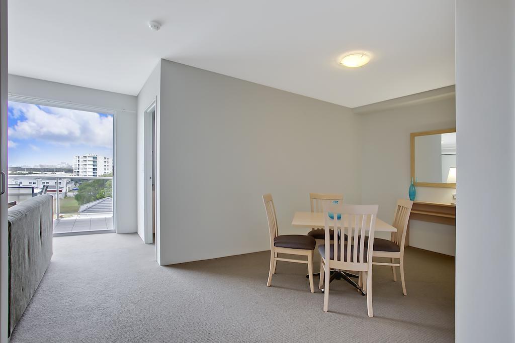 Quality Suites Pioneer Sands Wollongong Exterior photo