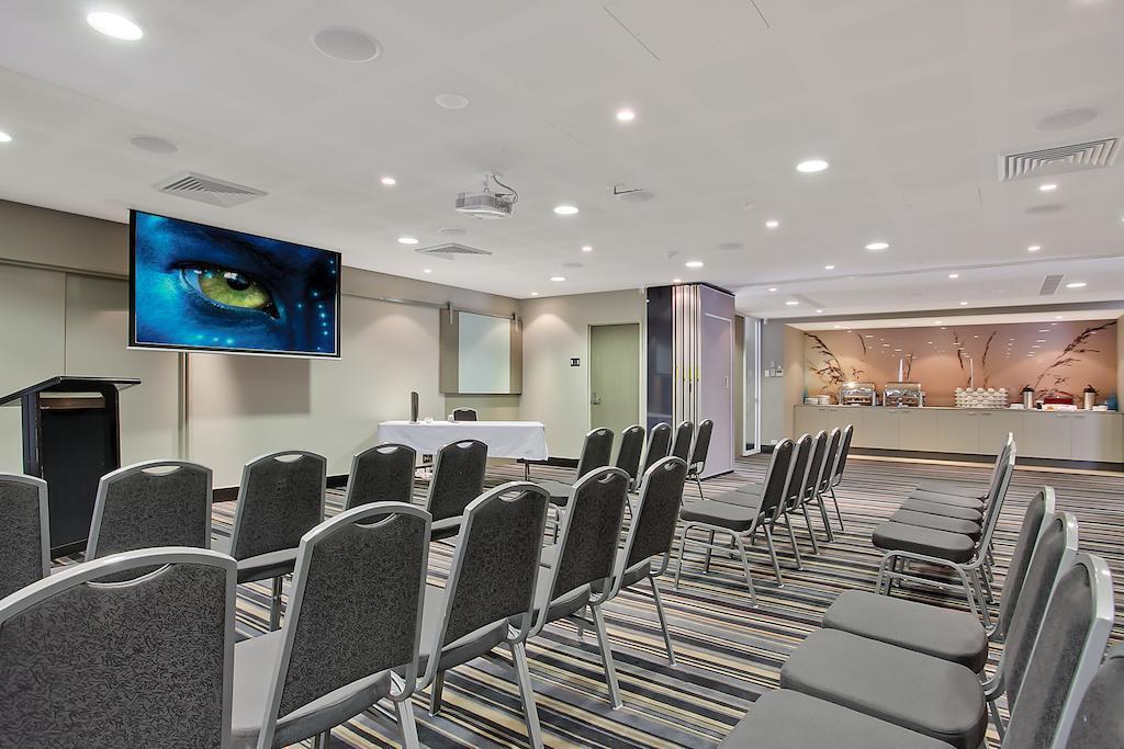 Quality Suites Pioneer Sands Wollongong Exterior photo