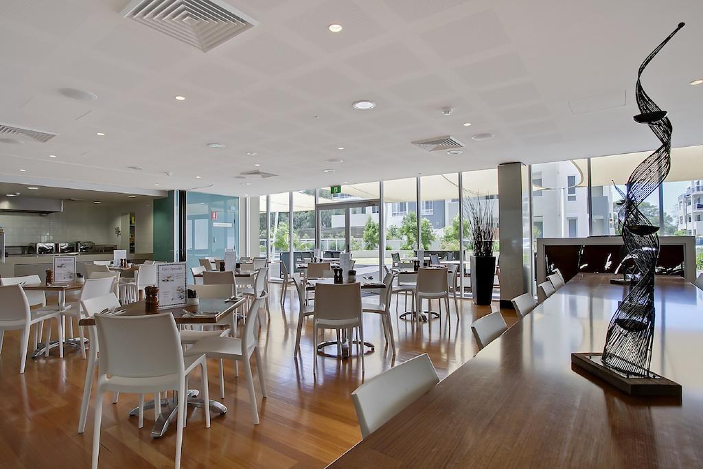 Quality Suites Pioneer Sands Wollongong Exterior photo