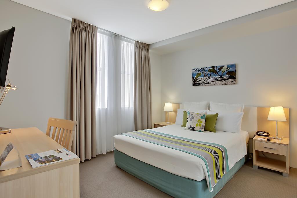 Quality Suites Pioneer Sands Wollongong Exterior photo