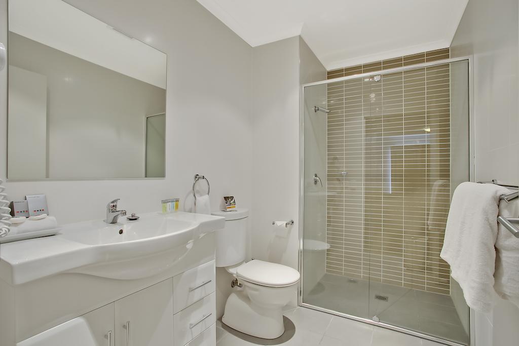 Quality Suites Pioneer Sands Wollongong Exterior photo