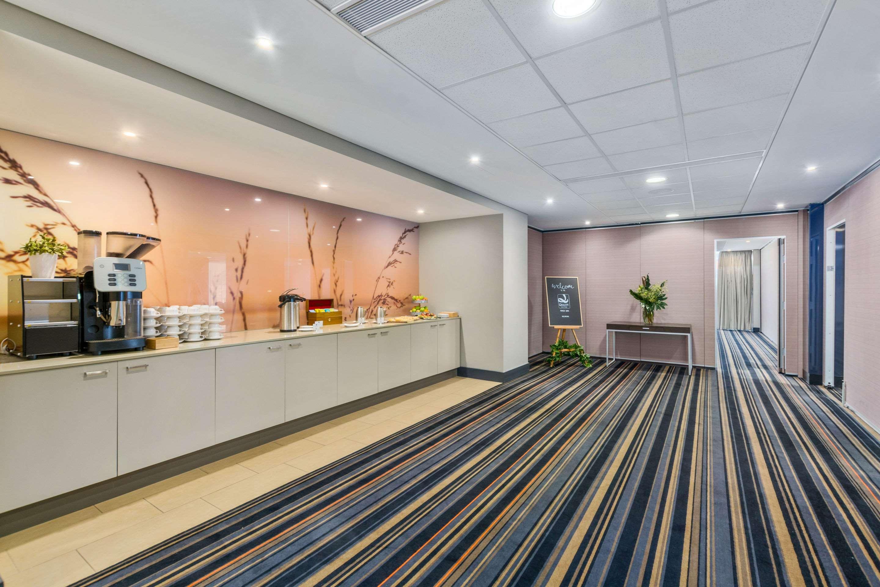 Quality Suites Pioneer Sands Wollongong Exterior photo