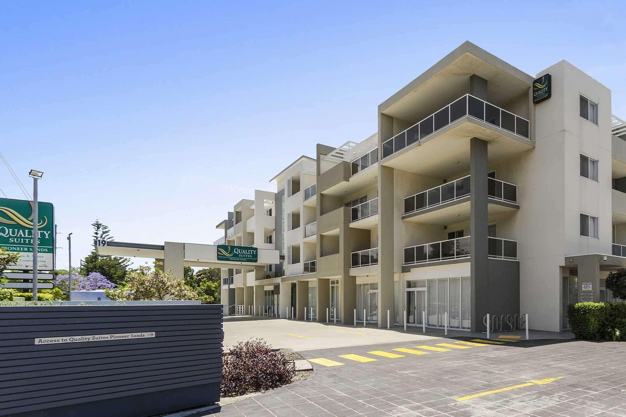 Quality Suites Pioneer Sands Wollongong Exterior photo
