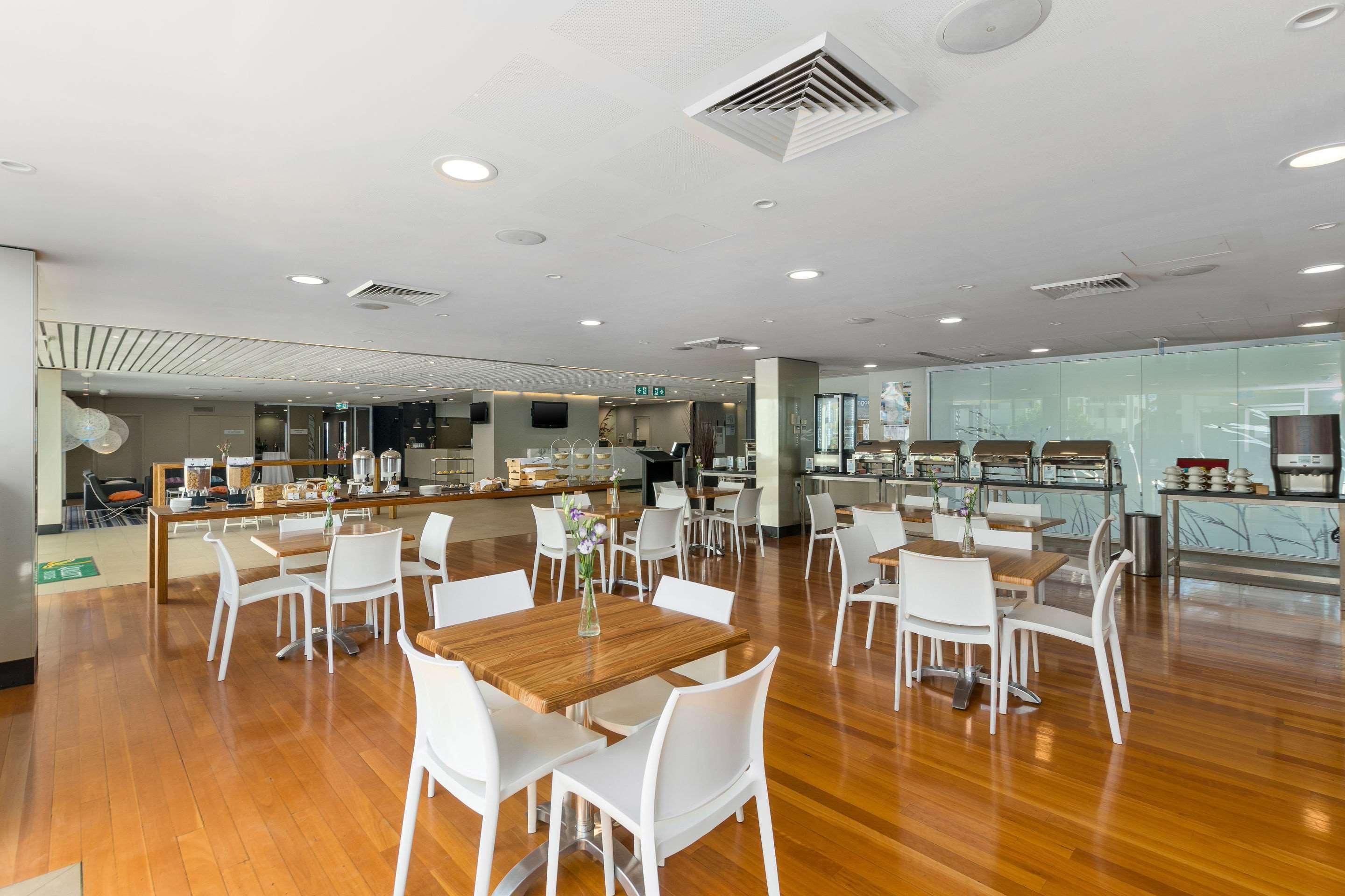 Quality Suites Pioneer Sands Wollongong Exterior photo