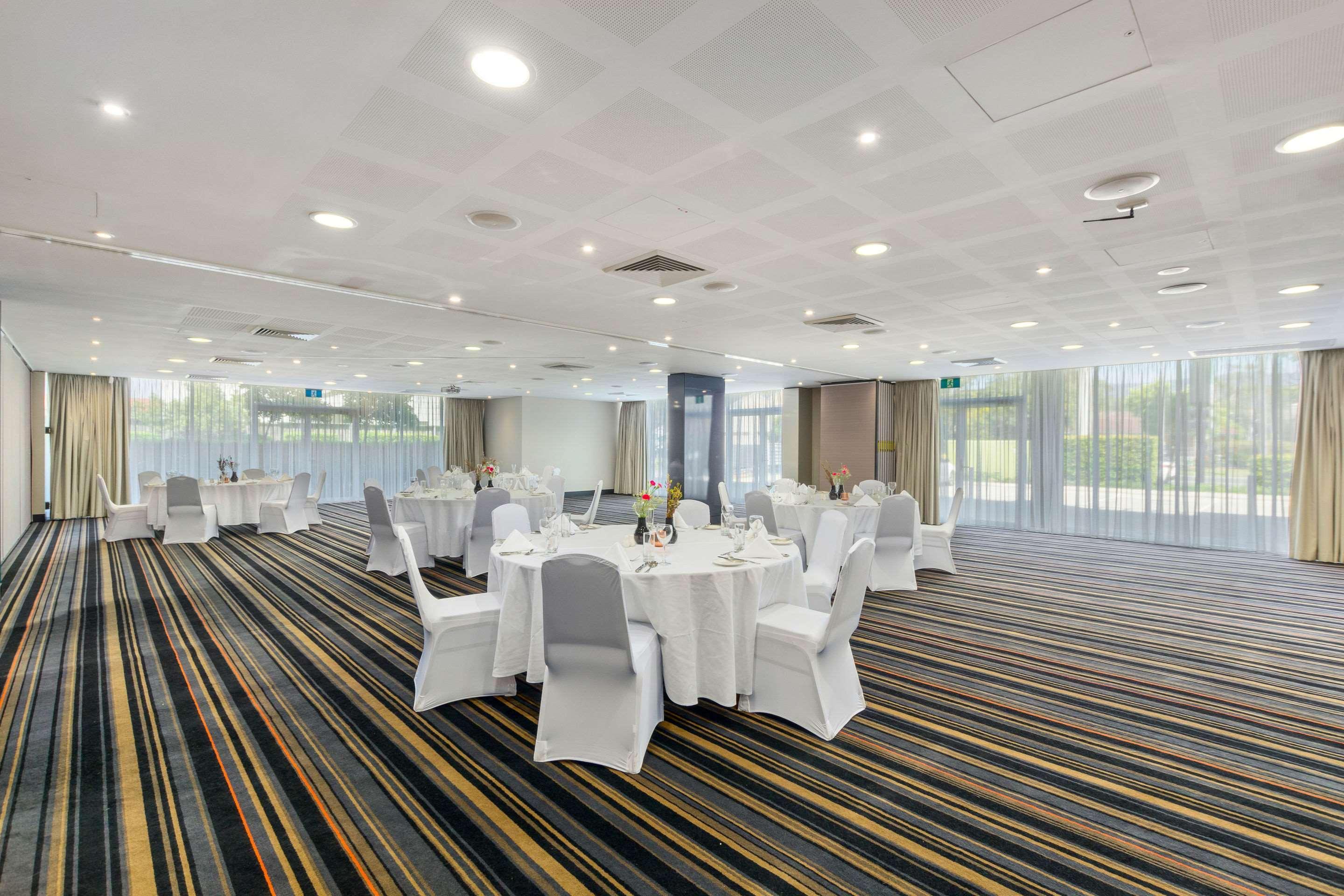 Quality Suites Pioneer Sands Wollongong Exterior photo