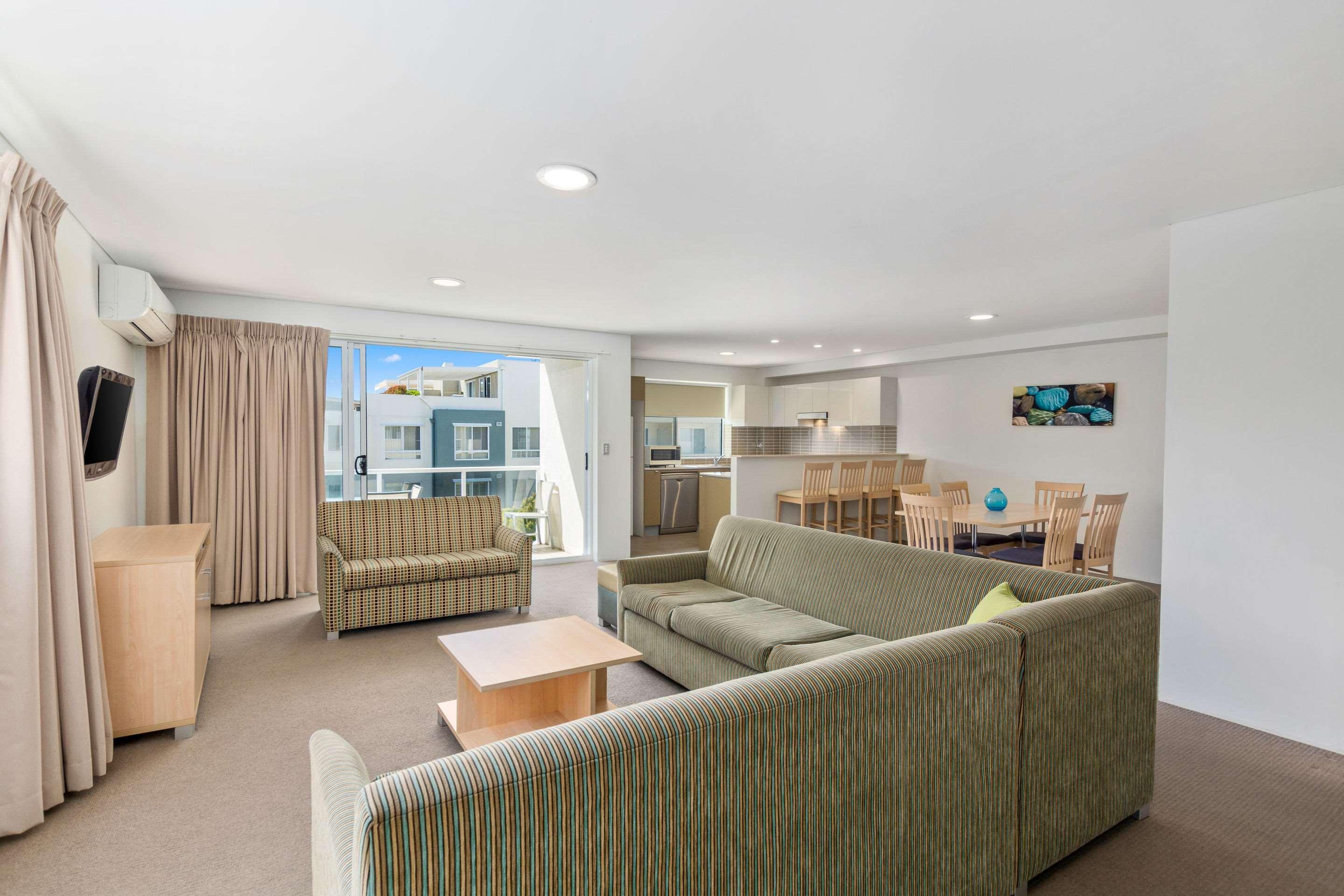 Quality Suites Pioneer Sands Wollongong Exterior photo