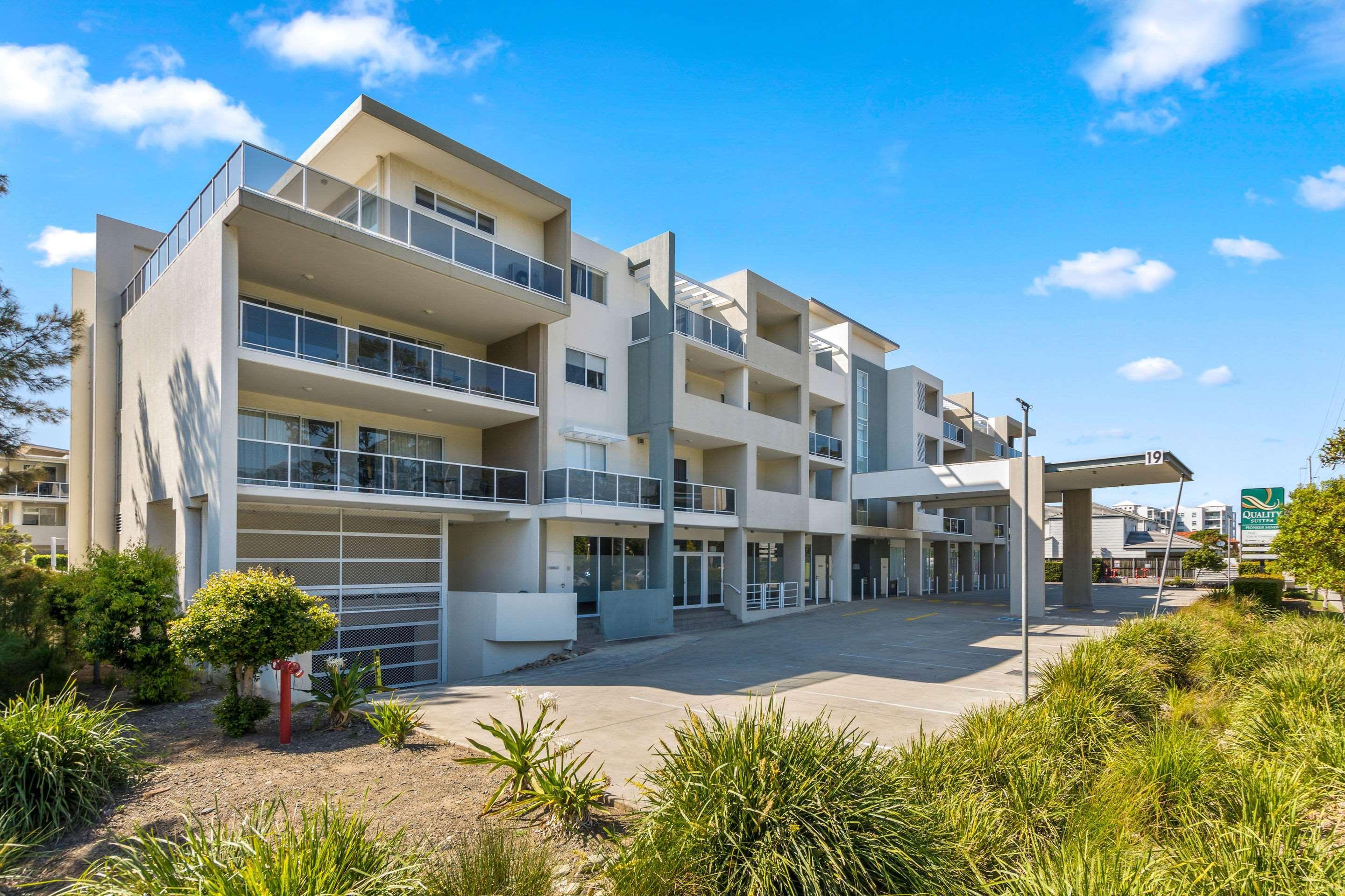 Quality Suites Pioneer Sands Wollongong Exterior photo