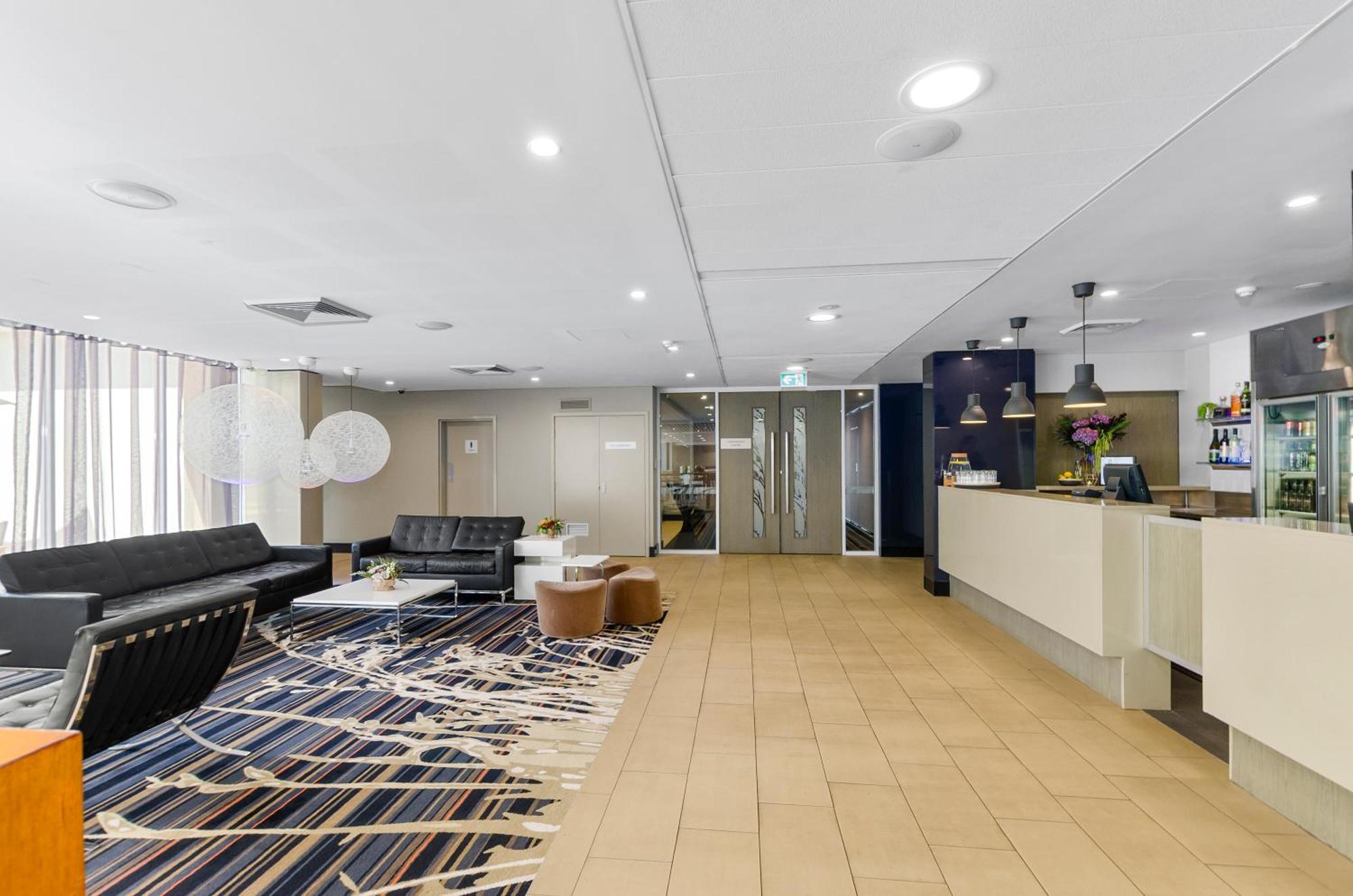 Quality Suites Pioneer Sands Wollongong Exterior photo