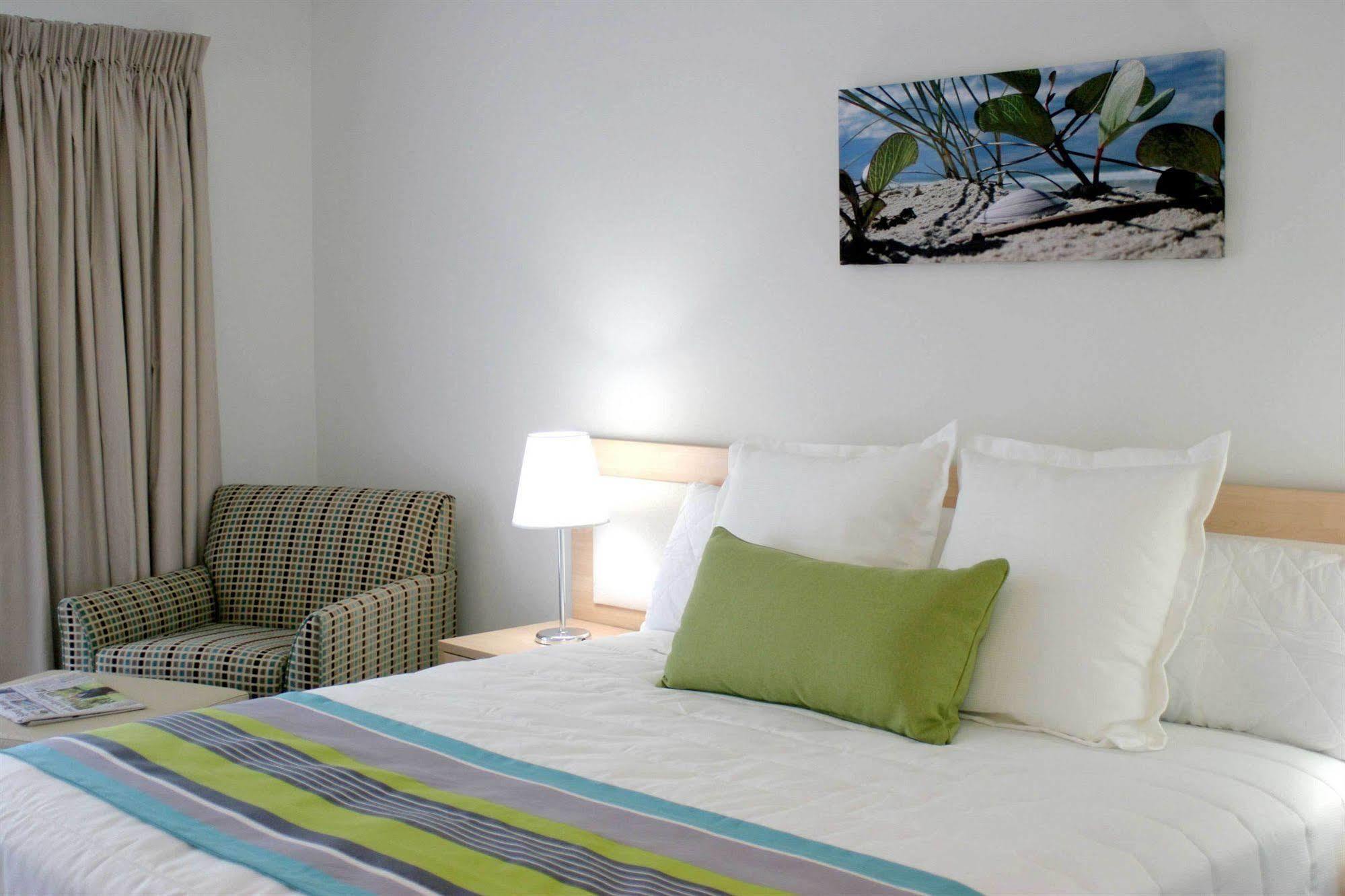 Quality Suites Pioneer Sands Wollongong Exterior photo