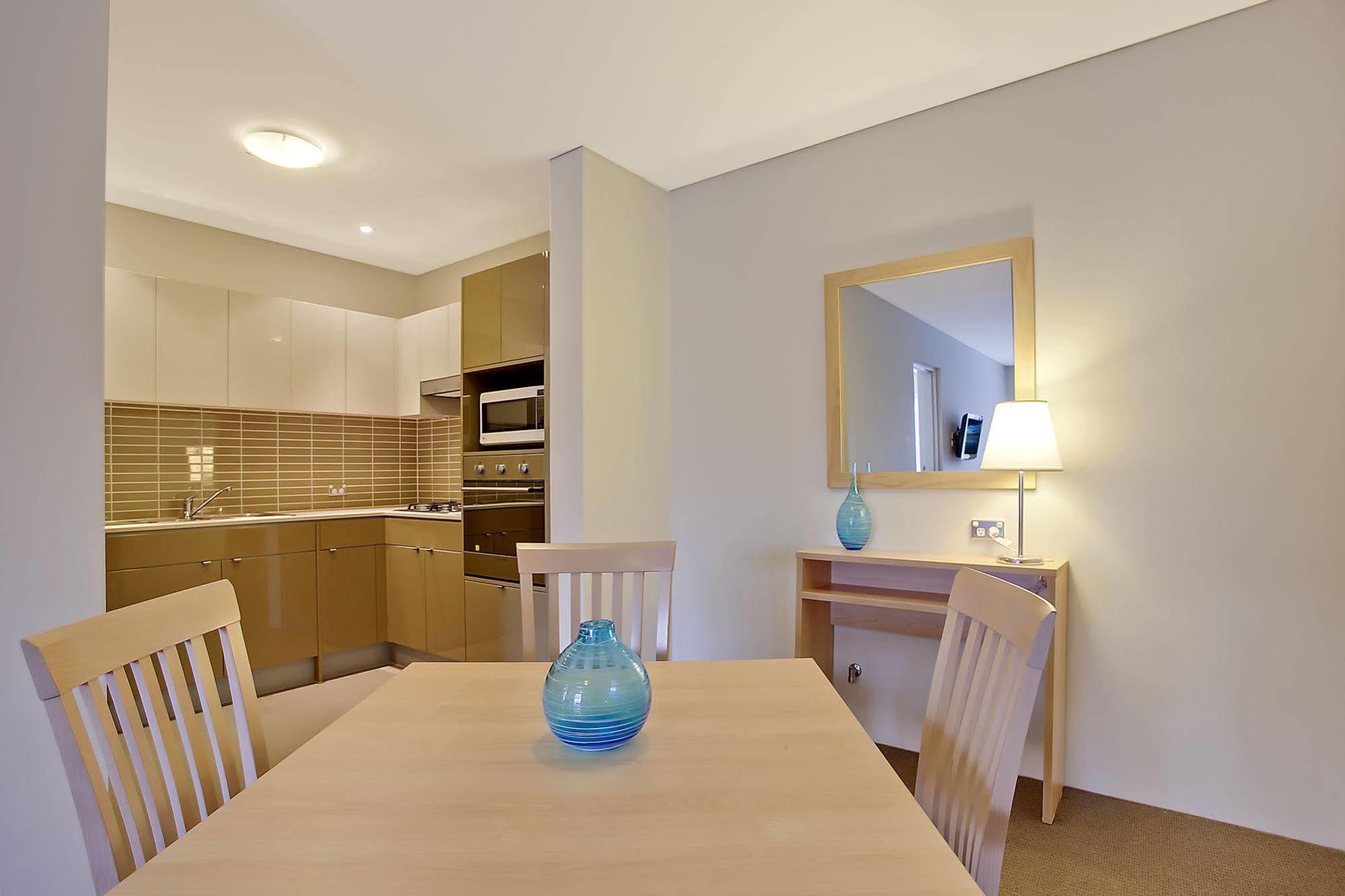 Quality Suites Pioneer Sands Wollongong Exterior photo