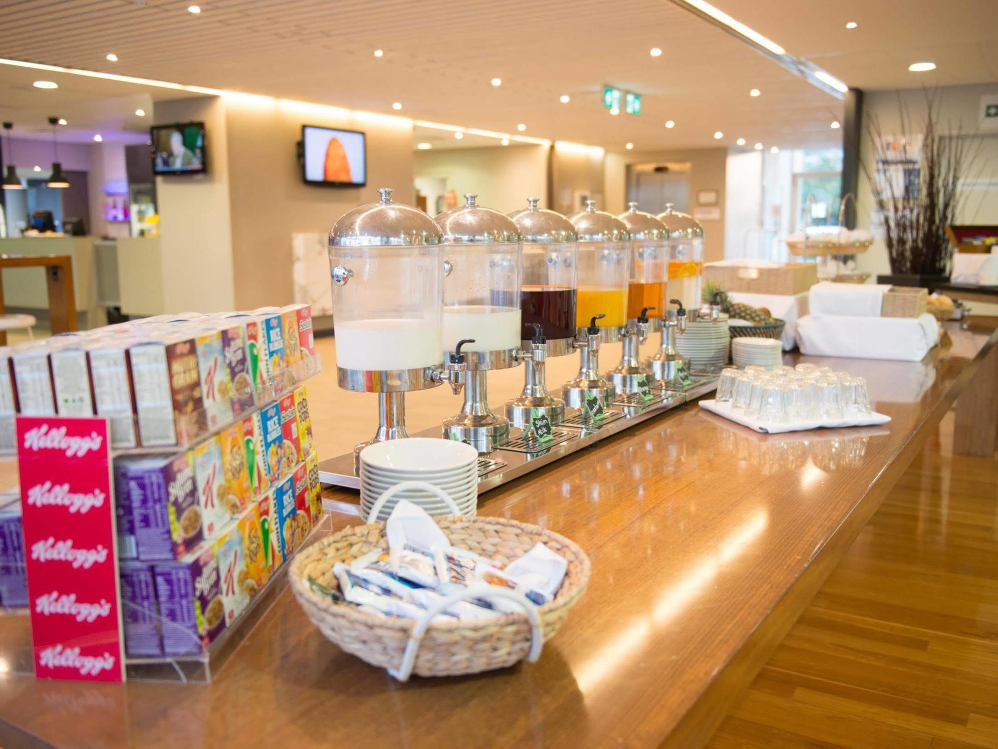 Quality Suites Pioneer Sands Wollongong Exterior photo